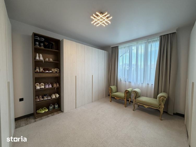 Casă cu 4 camere cu Teren 500 Mp în Central