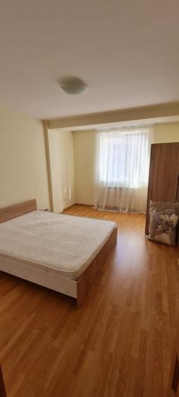 Vand apartament 3 camere foarte spatios - 10