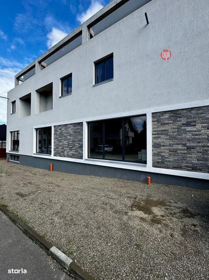 SE INCHIRIAZA Spatiu Comercial in zona rezidentiala, in FALTICENI - 7
