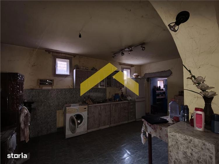 Casa la sol de vanzare in orasul Santana - 4