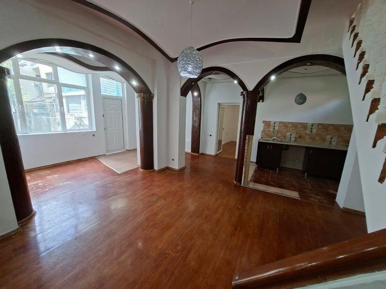 Piata Unirii, Calea Calarasilor, Hala Traian, PROPRIETAR, vand casa P+M, 4 cam. - 10