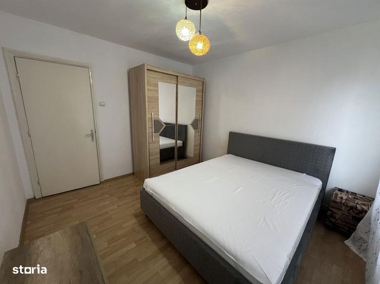 INCHIRIEZ apartament 2 camere semidecomandat,zona Centrala - 1