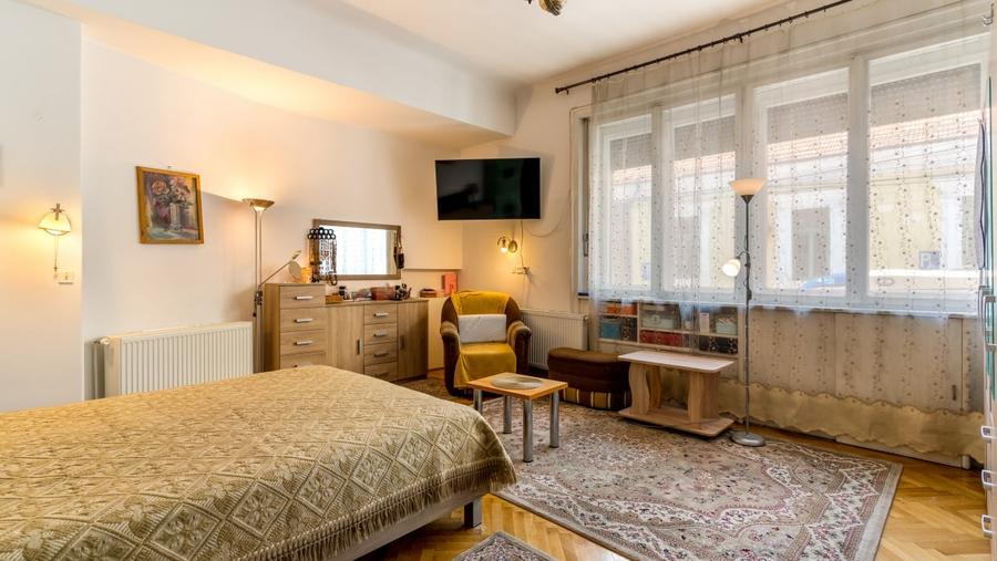 Duplex interbelic cu farmec istoric, în inima Clujului, Str. Crișan - 8