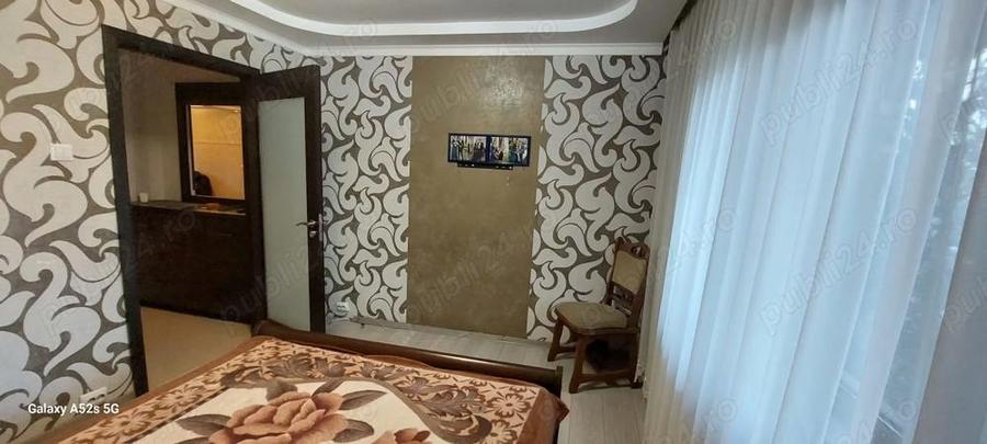 Apartament cu 3 camere, decomandat Racadau. - 2