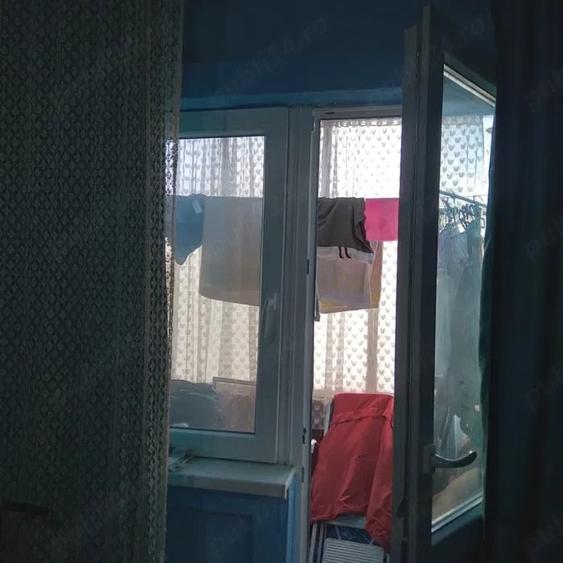 Apartament 3 camere Soarelui decomandat etaj 2 doua bai centrala proprie - 2