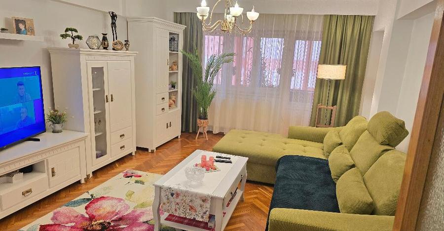 Vand apartament 3 cam. Deva, etaj 1, bloc din anul 2000, 157 mp, BOXA - 1