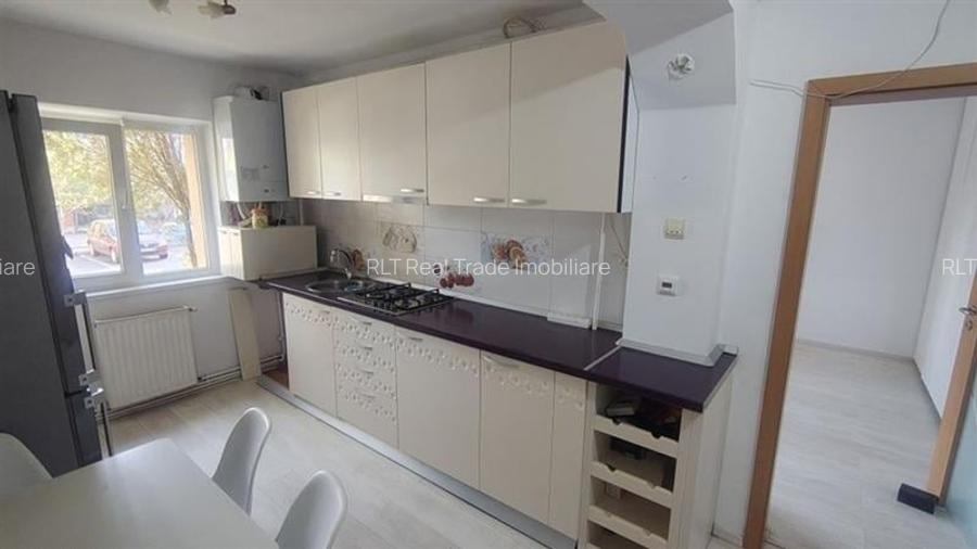Apartament cu 3 camere decomandat, mobilat în Răcădău Apartament cu 3 camere decomandat, mobilat în Răcădău