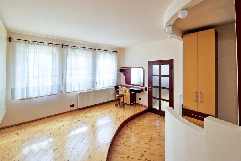 Vila 7 camere, ultracentral, zona AFI Mall, 3 parcari private, curte,0% comision - 10