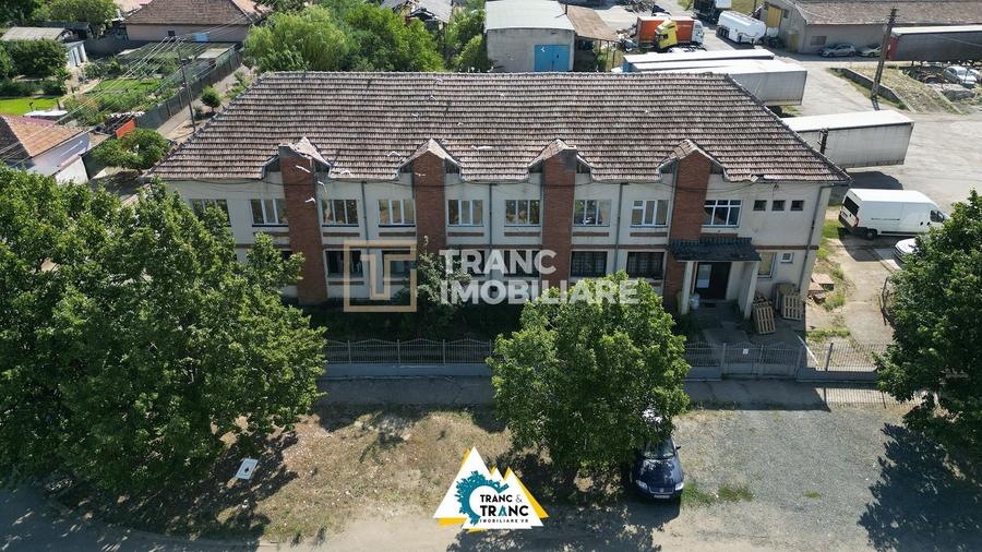 Clădire împunătoare de 540 mp pe 2 nivele în Sânnicolau Mic - 1