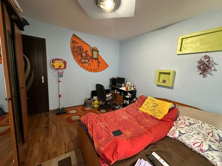 Eroii Revolutiei Metrou 2 camere de vanzare bloc anvelopat - 2