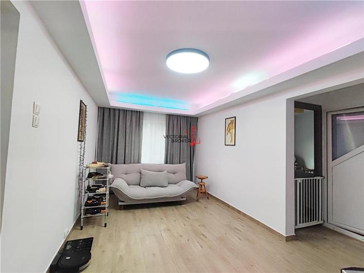 Apartament decomandat, hol H, 2 bai. 2 balcoane Colentina Maior V.Bacila - 18