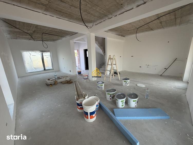 Casă cu 4 camere cu Teren 400 Mp în Domnești