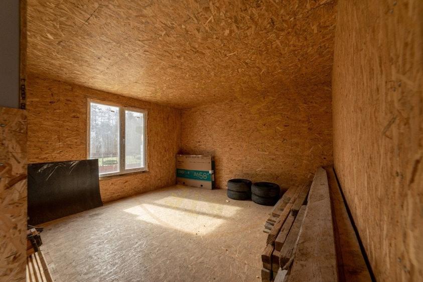 Casa moderna cu 5 camere intr-o zona linistita de deal - 8