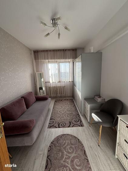 Apartament cu 4 camere decomandat în Central