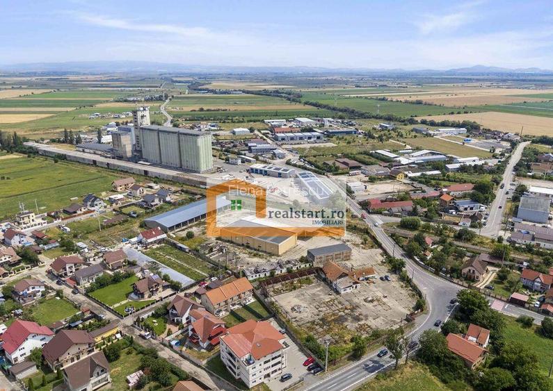 Acces E68, Codlea, Spatiu Industrial cu teren 1,7Ha, Dubl...