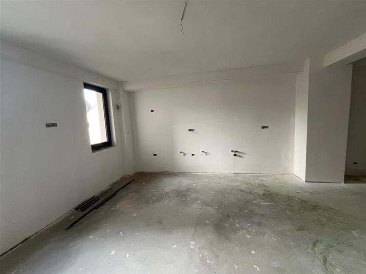 Apartament cu 3 camere, ultracentral, NOU, parter - 13