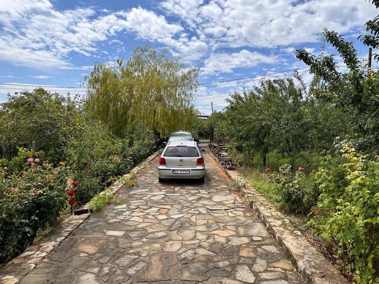 Vand casa si teren situate in sat Clondiru de Sus, com Pietroasele, jud Buzau - 8