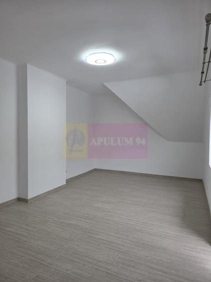 Vila de vanzare cu 6 camere in Sinaia - 2