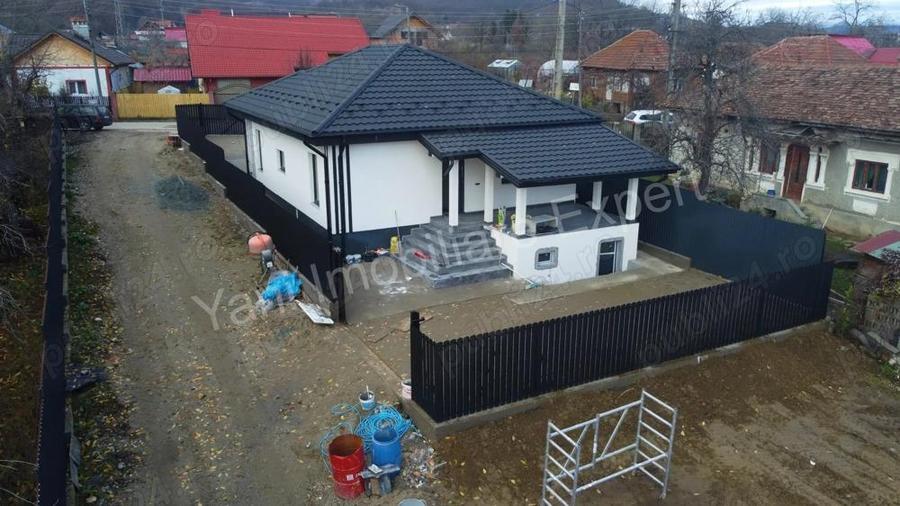 Casa noua de vanzare in Curtea de Arge?, cartier reziden?ial Marina. - 1