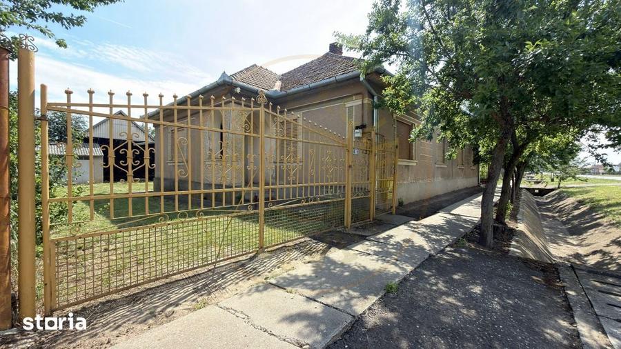 Casa 4 camere, Teren 1955 mp Str. Vezendiului Nr. 366 - Loc. Petresti, - 2