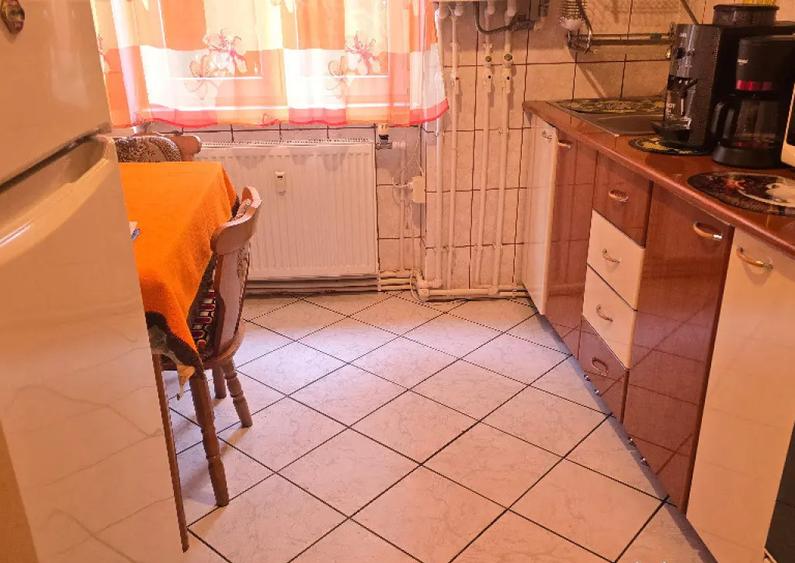 Vand apartament 2 camere in Deva, zona Zamfirescu, et. 2 - 1