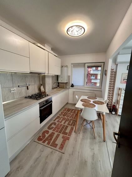 Apartament cu 2 camere decomandat în Sânpetru