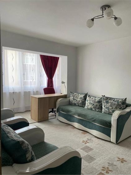 Apartament cu 2 camere semidecomandat în Cetate