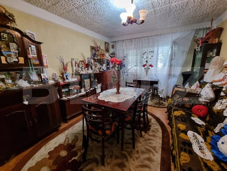 Apartament de vanzare, cu 3 camere, 68 mp, decomandat, zona Tatarasi - 2