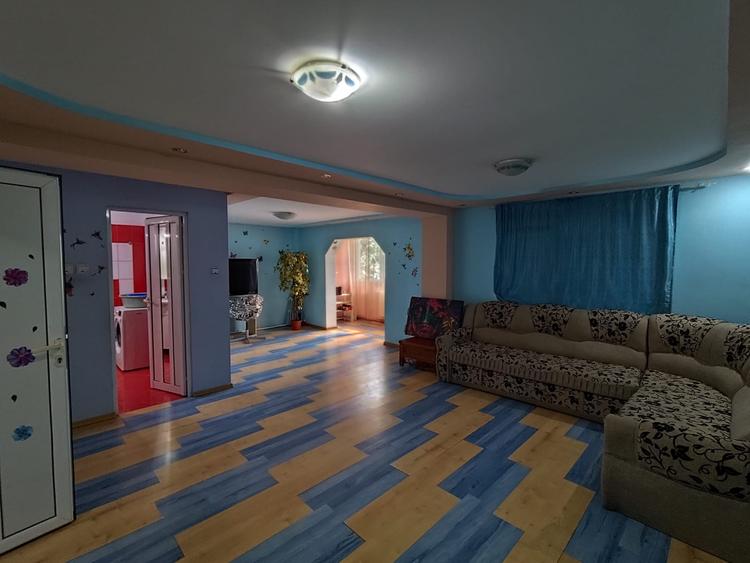 De vanzare apartament 3 camere transformat in 2-Pacii-Militari - 1