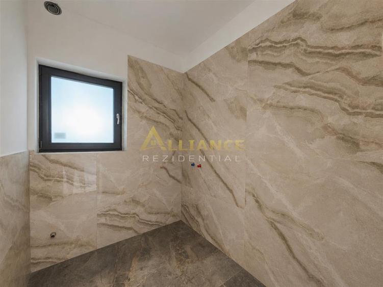 Apa curenta- pod mansardat- 700m de autobuz, scoala - 5