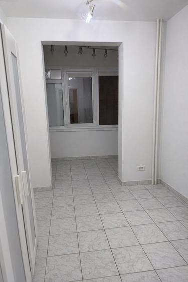 Apartament 2 camere spatiu comercial - 1