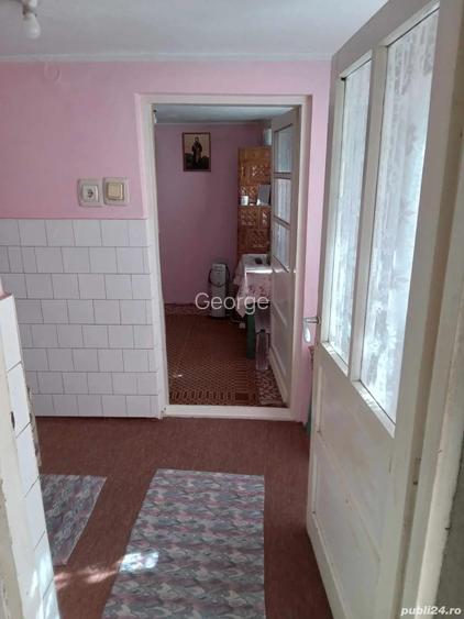 De inchiriat o camera la curte. De inchiriat o camera la curte.