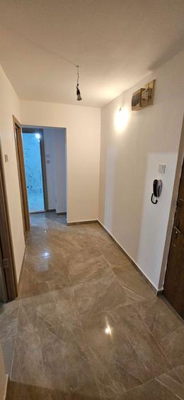 Apartament de vanzare 2 camere decomandat zona Diham Basarabia complet renovat 2026 - 4
