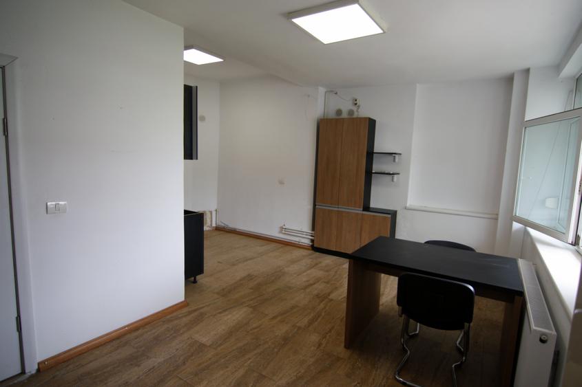 Proprietate renovata, ideala Apart-Hotel, Clinica, Birouri, curte generoasa. - 8