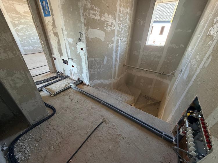 Casa P+1+Pod. 3 cam. Util 110mp. Teren 237mp - 9