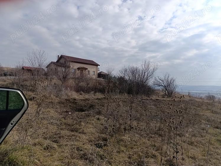 Teren de 967 mp, în Central