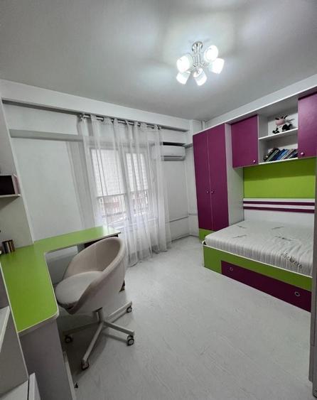 Apartament cu 3 camere, mobilat în 13 Septembrie