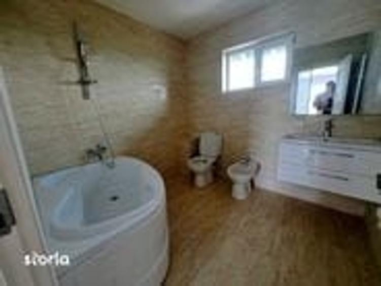 Duplex cu 3 camere cu Canalizare în Ulmi
