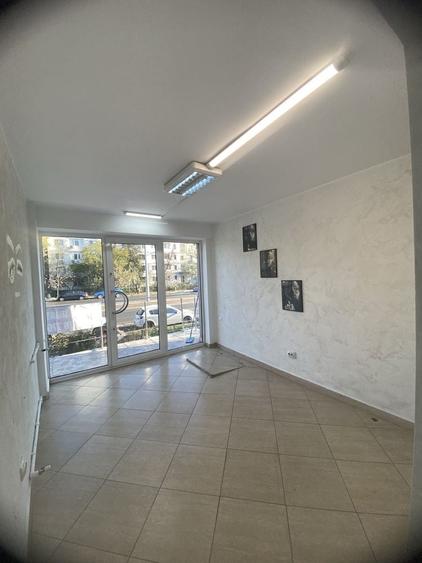 Spațiu comercial, de 47 mp, în Sârbi