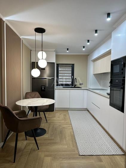 Apartament cu 4 camere decomandat, mobilat în Mărăști