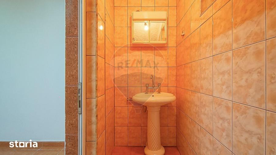 Casă cu 3 camere cu Teren 100 Mp în Central