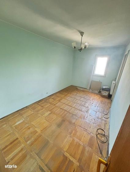 Apartament cu 2 camere decomandat în Războieni — fotografia 3