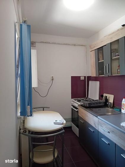 Garsonieră decomandată, mobilată în Girocului