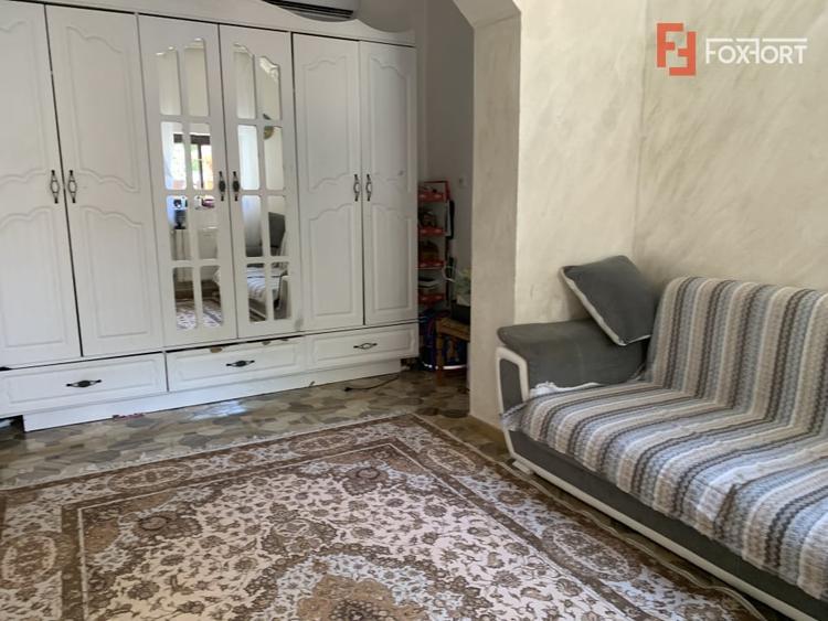 Casă individuală cu 6 camere cu Canalizare în Aradului