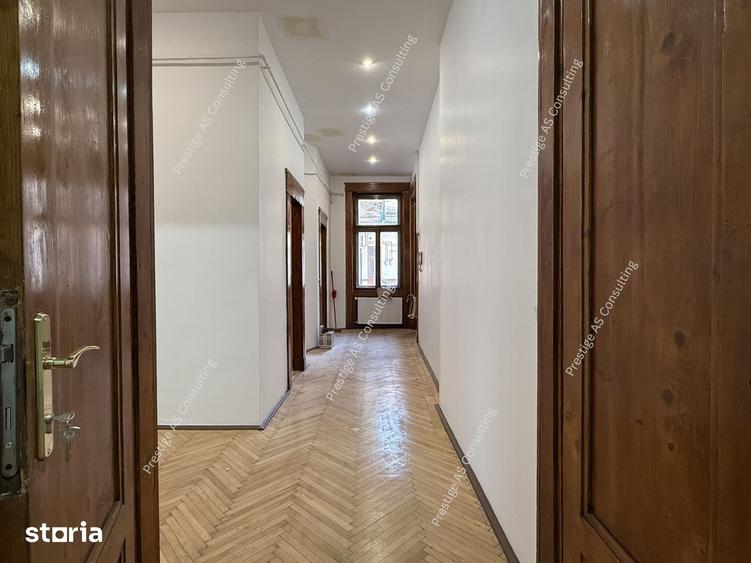 Apartament cu 4 camere în Central