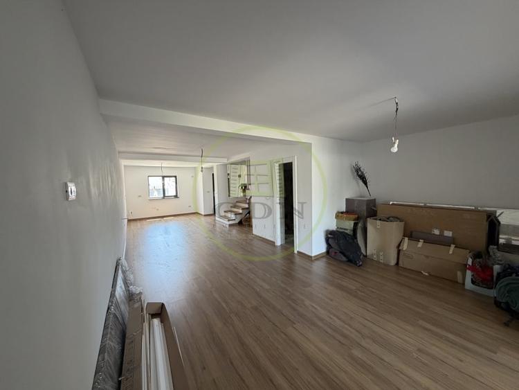 Casă cu 3 camere cu Teren 230 Mp în Leamna de Jos