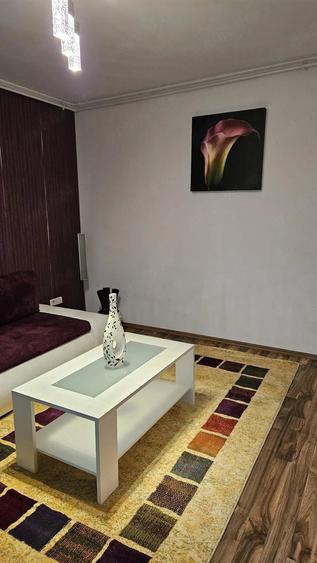 Garsonieră decomandată în Central
