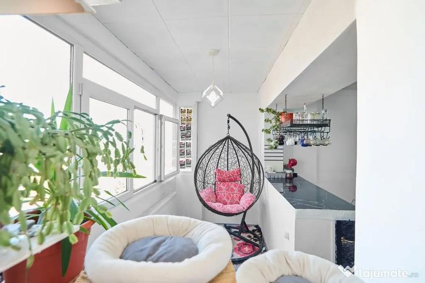 Apartament cu 4 camere decomandat în Central