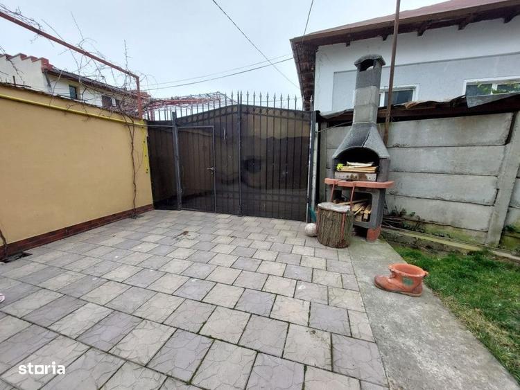 Casă cu 4 camere în Dacia