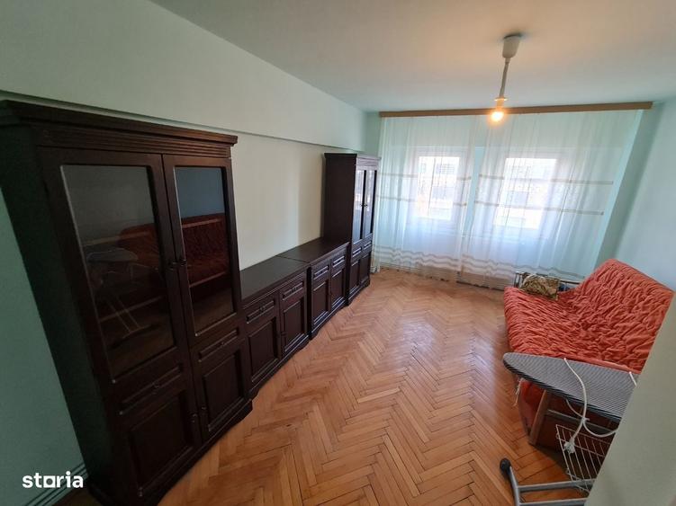 Apartament cu 2 camere decomandat în Băncilor